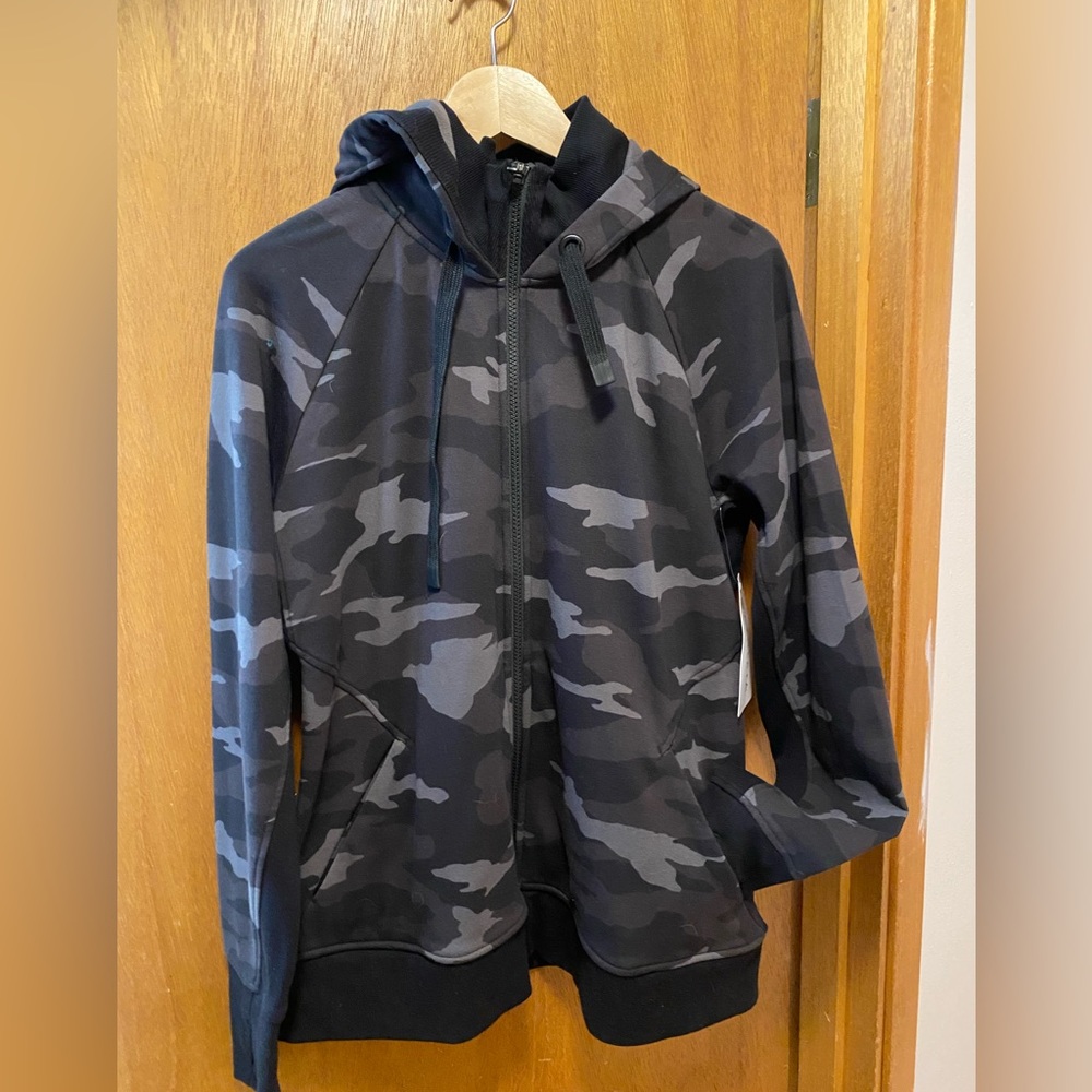 New Athleta Triumph Camo Hoodie